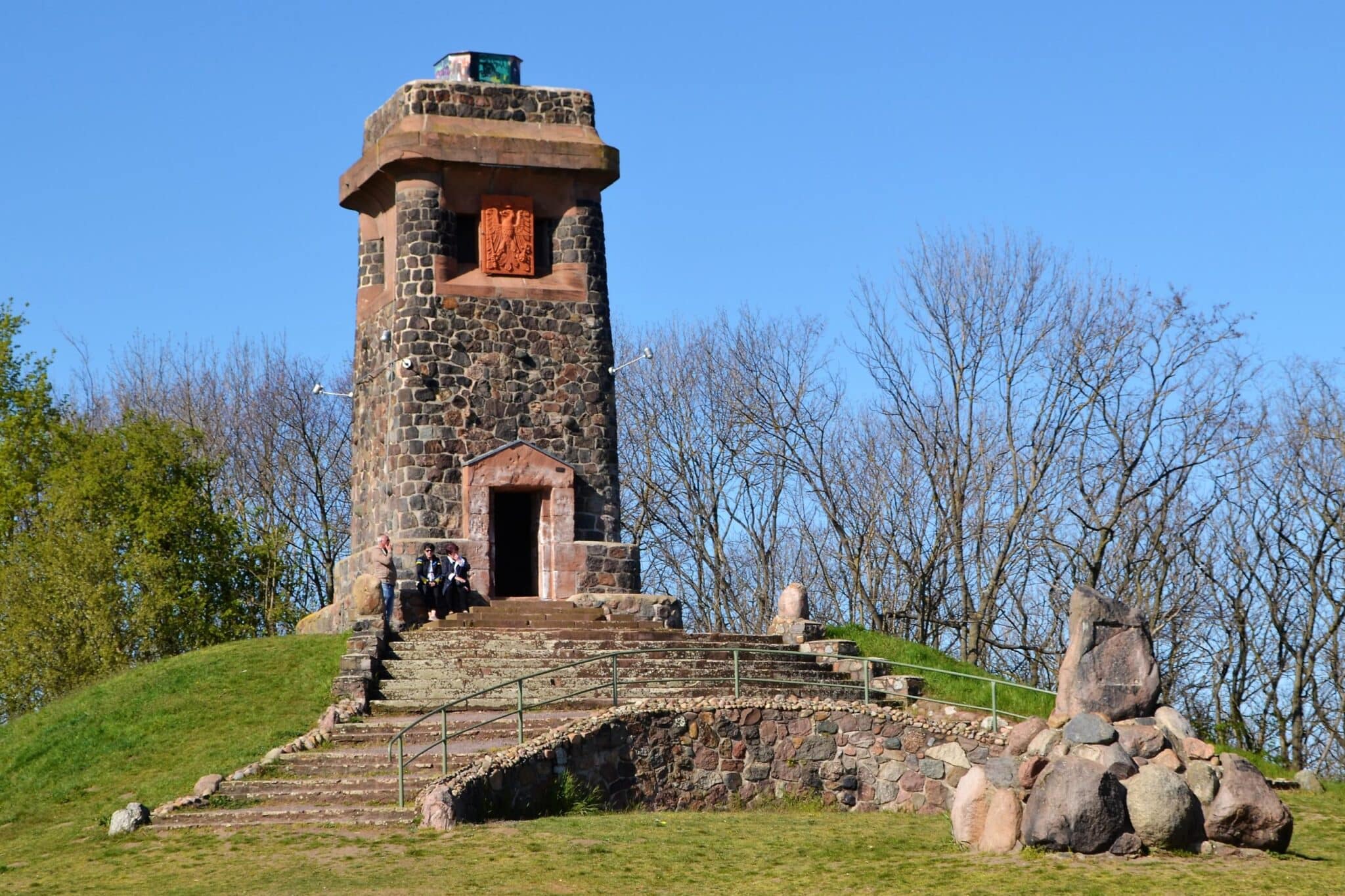 En Aufstieg auf den Bismarckturm auf dem Wartberg-Plateau lohnt sich zu jeder Jahreszeit der Aussicht wegen.